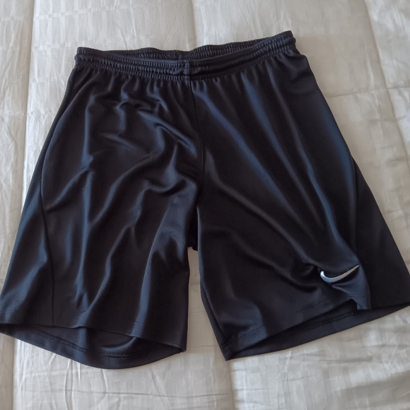Nike Men's Black Athletic Shorts *New* - Picture 1 of 6